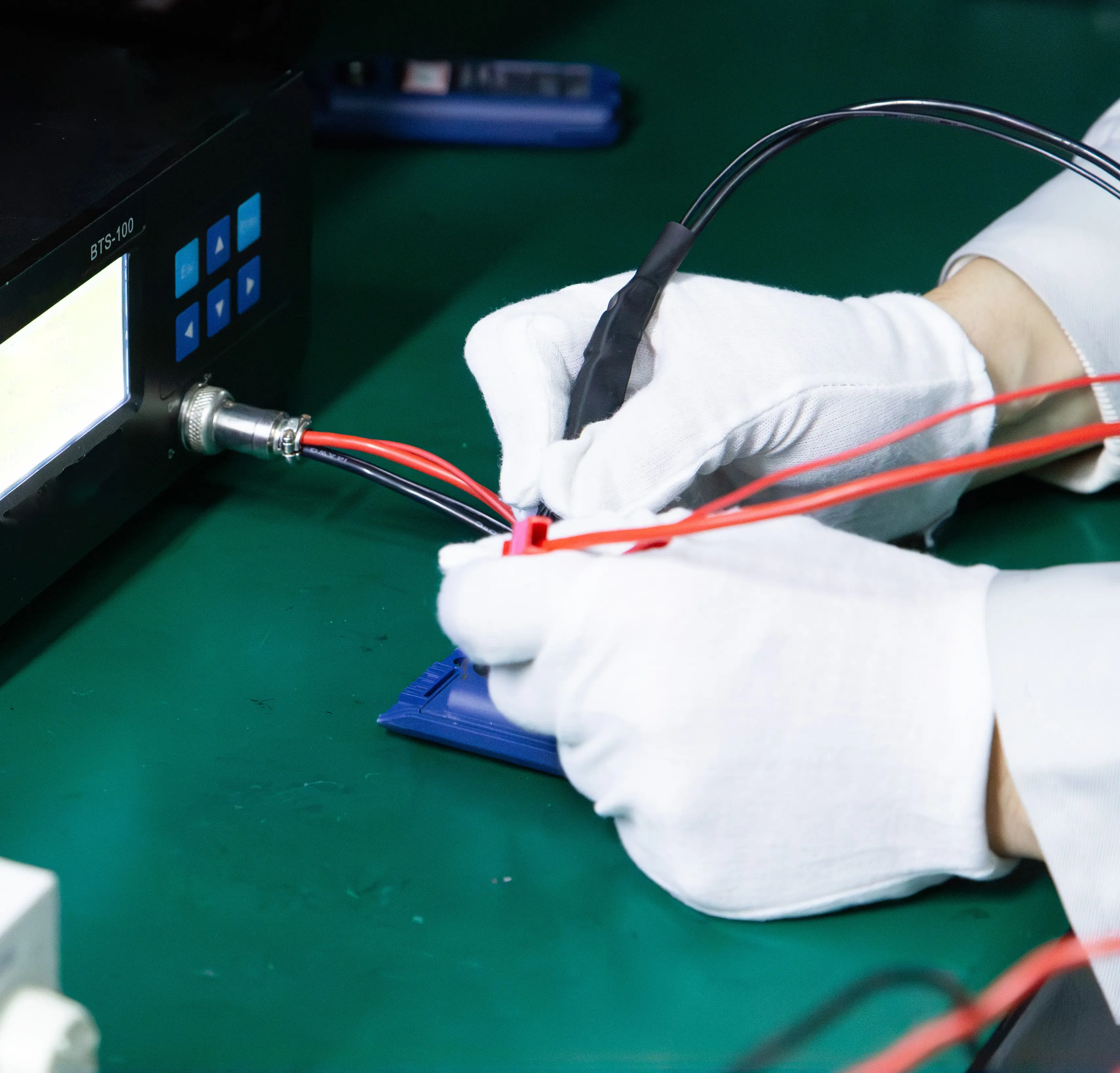 Custom battery packs for test and measurement equipment